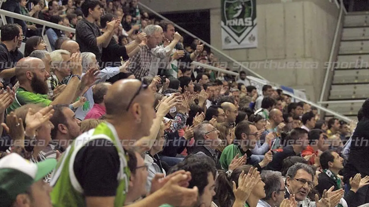 Pe&ntilde;as Huesca quiere un gran ambiente en el Palacio este domingo | Foto: C. Pascual