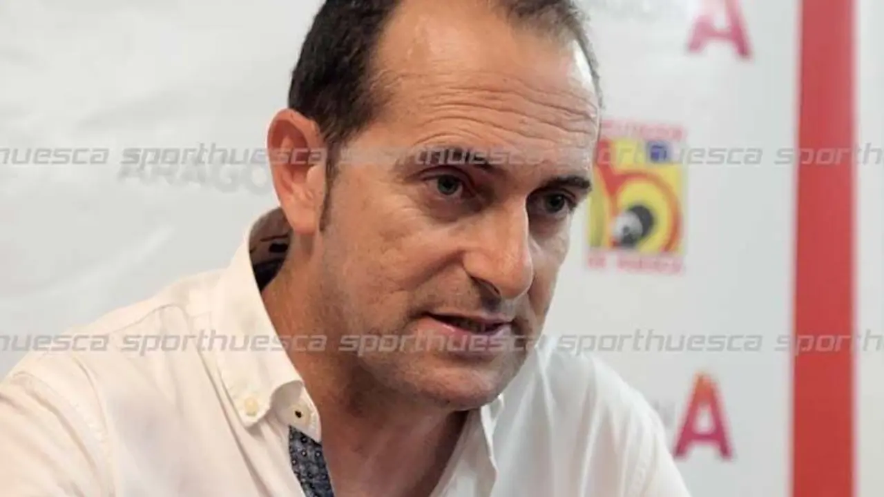 Jos&eacute; Nolasco, entrenador del Bada Huesca | Foto: C.Pascual