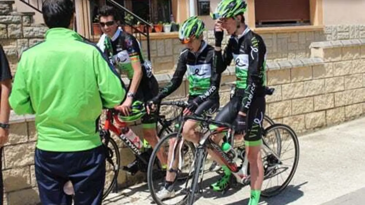 Los tres corredores del Vive-CC Oscense en Navarra