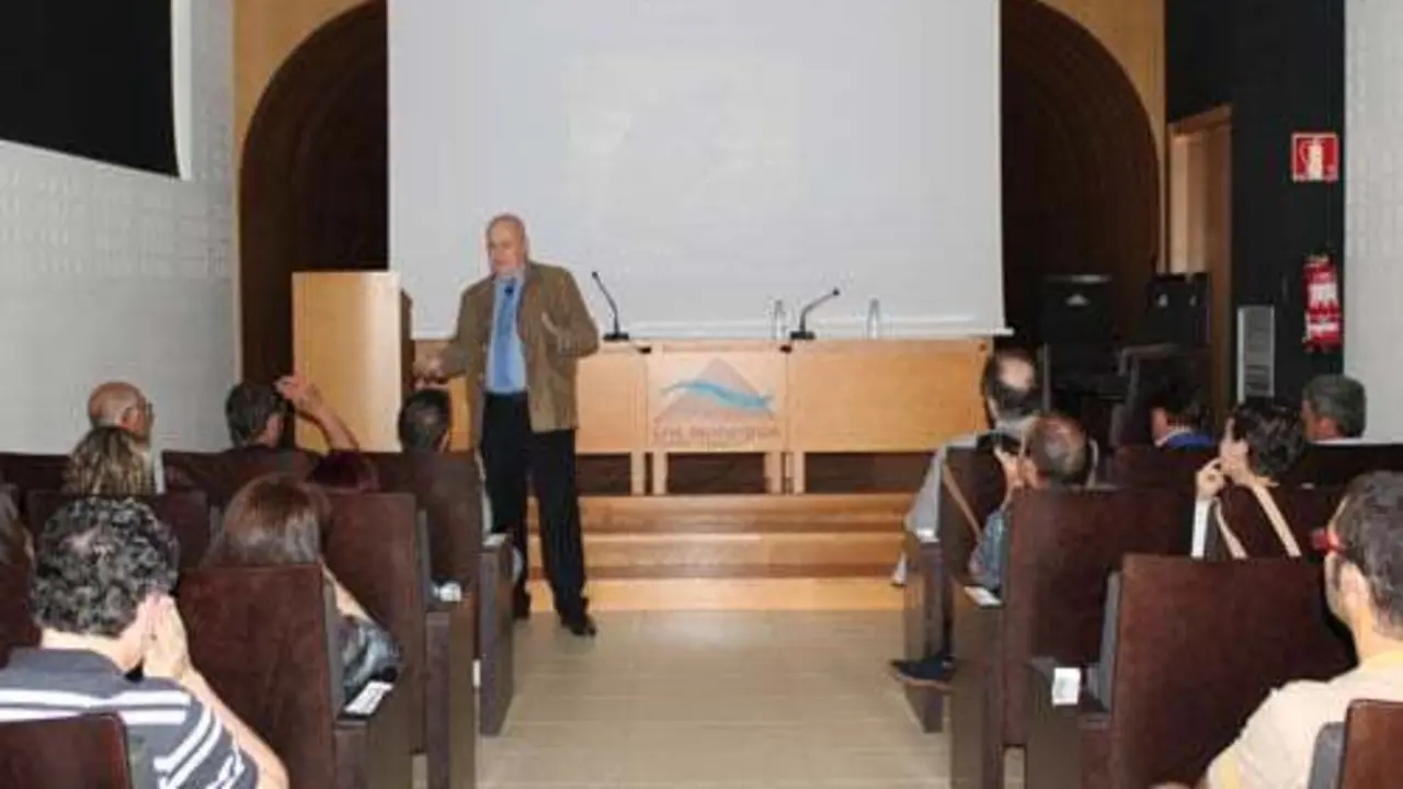 Leontxo Garc&iacute;a durante el acto | Foto: Comarca de los Monegros