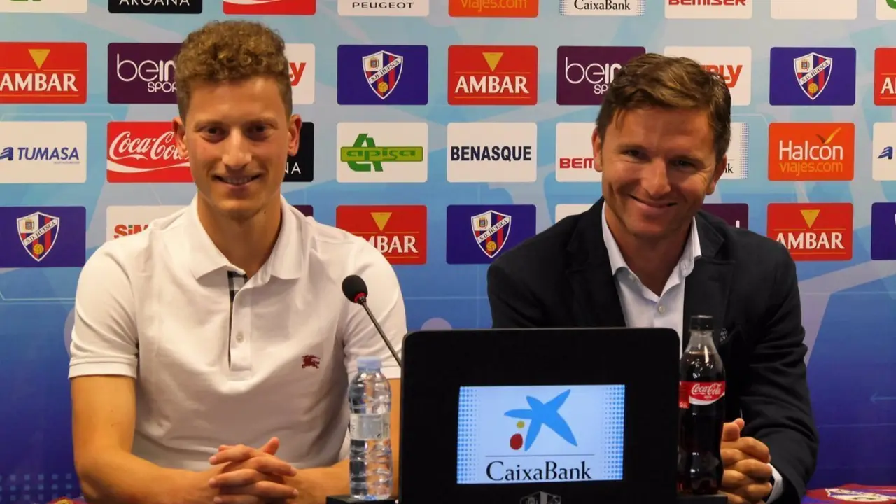 Boris Cmiljanić en su presentaci&oacute;n | Foto: SD Huesca