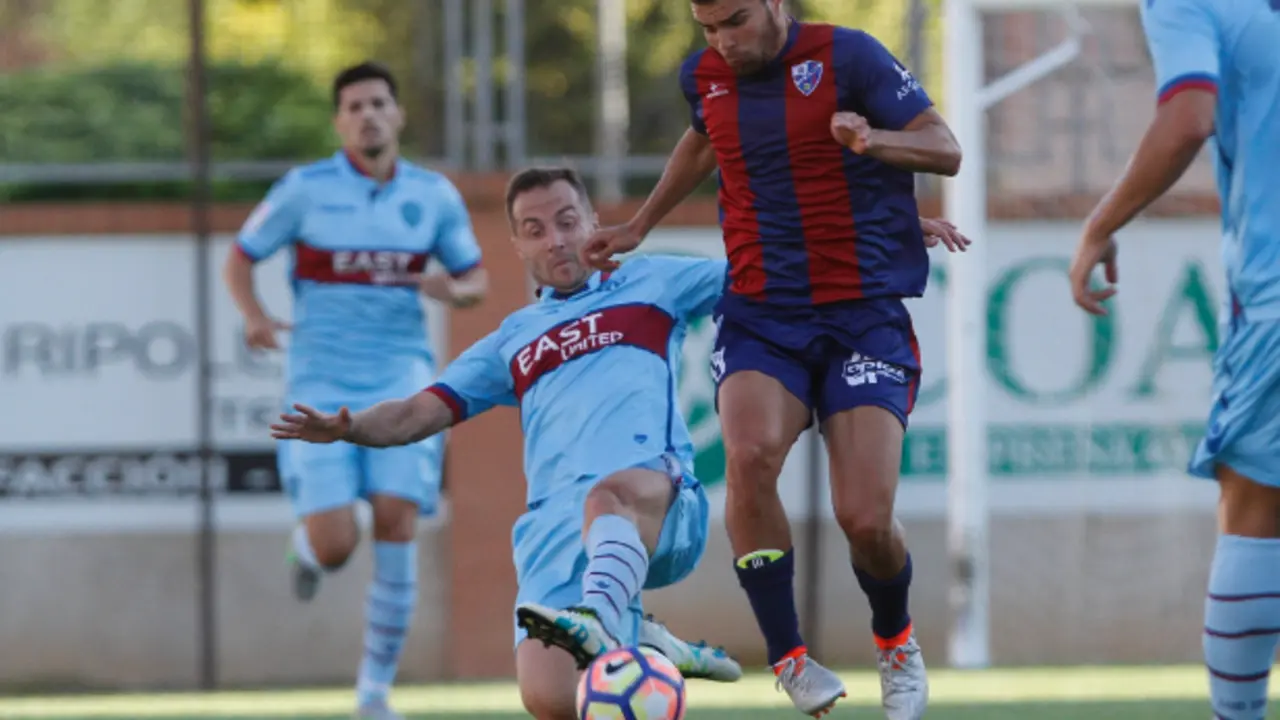 El Huesca quiere brindar el primer triunfo del a&ntilde;o ante el l&iacute;der | Foto: @levanteud
