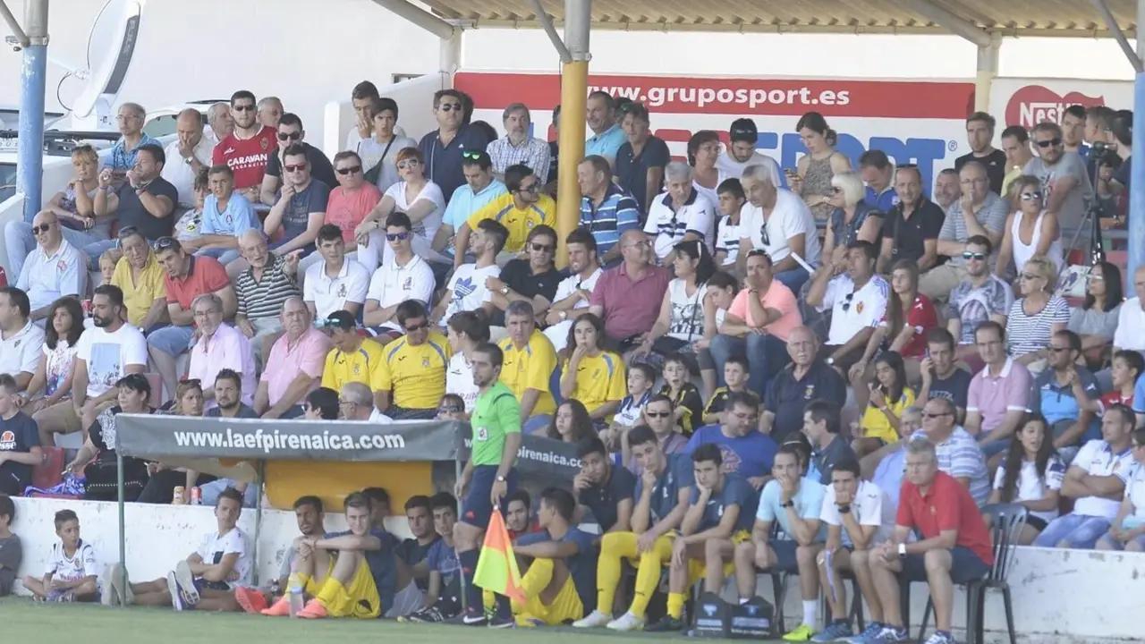 Imagen de la grada de La Corona ante el Real Zaragoza | Foto: Agencias
