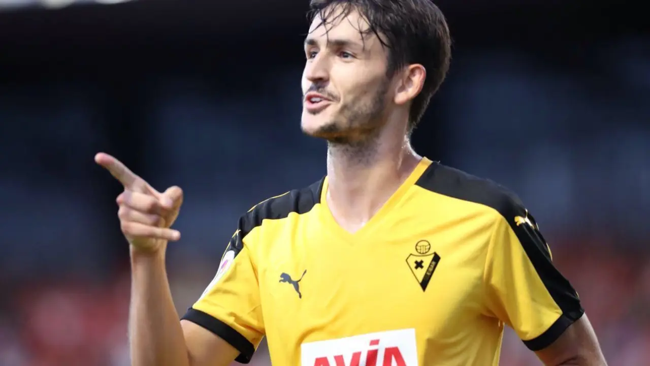 Unai Elgezabal llega cedido por el Eibar para reforzar la defensa del Alcorc&oacute;n | Foto: Twitter