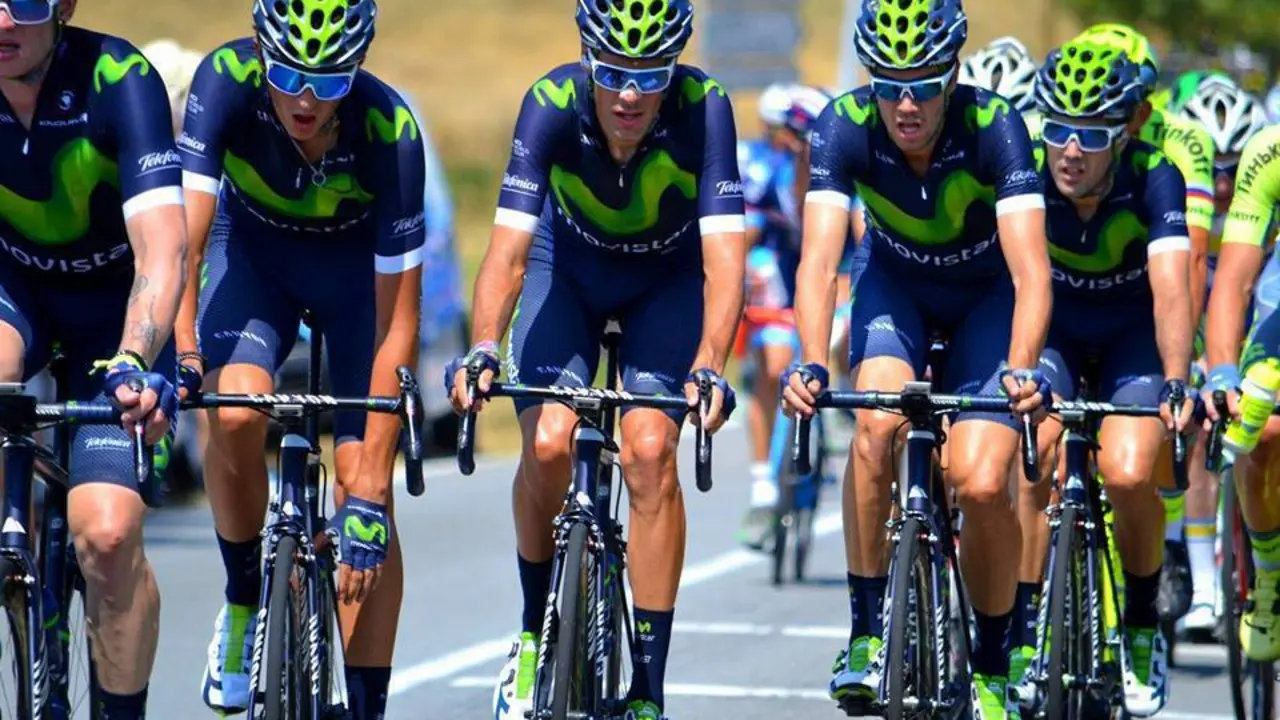 Jorge Arcas (centro) en el Tour du Limousin | Foto: Jennifer Lafarge