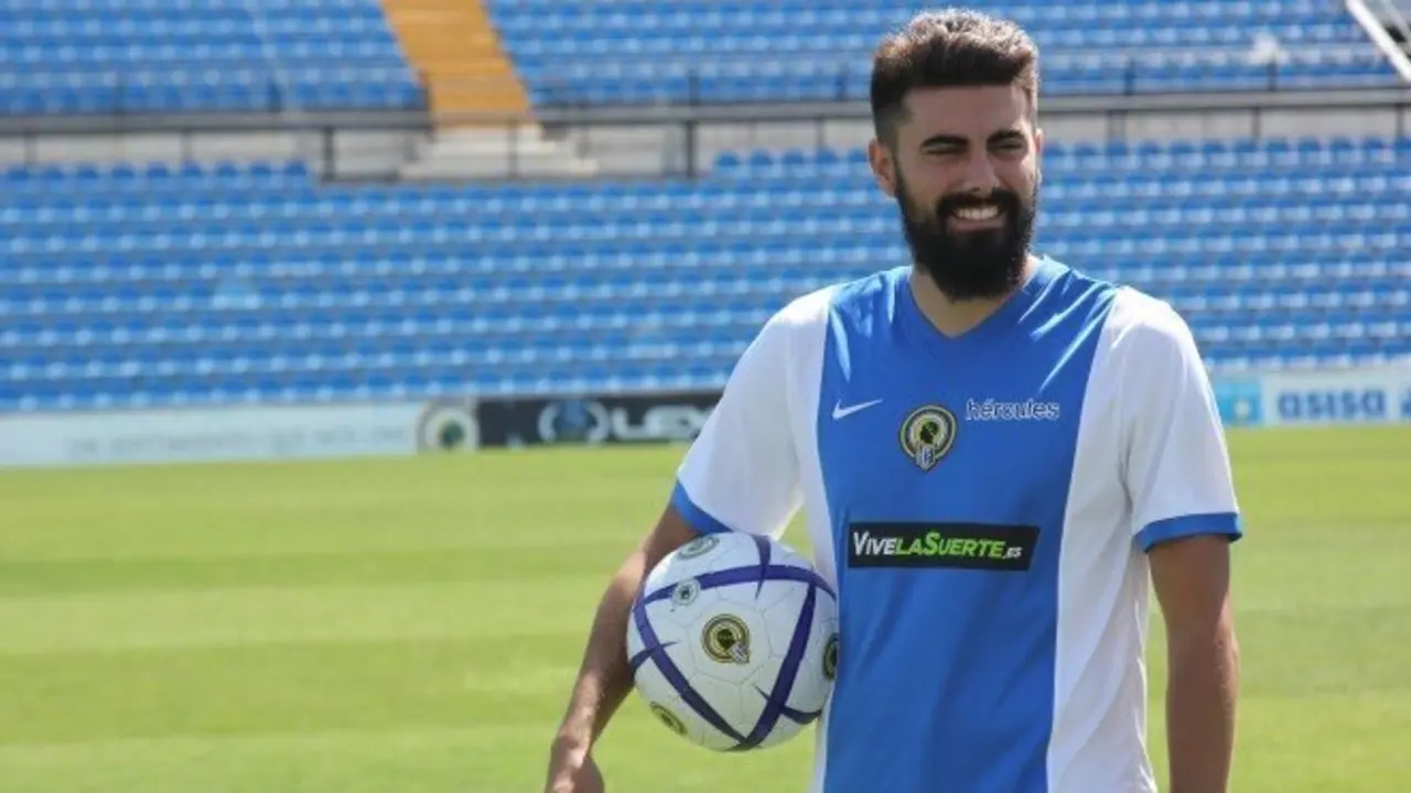 Jos&eacute; Gaspar fue presentado en el Rico P&eacute;rez como nuevo jugador del H&eacute;rcules | Foto: Twitter