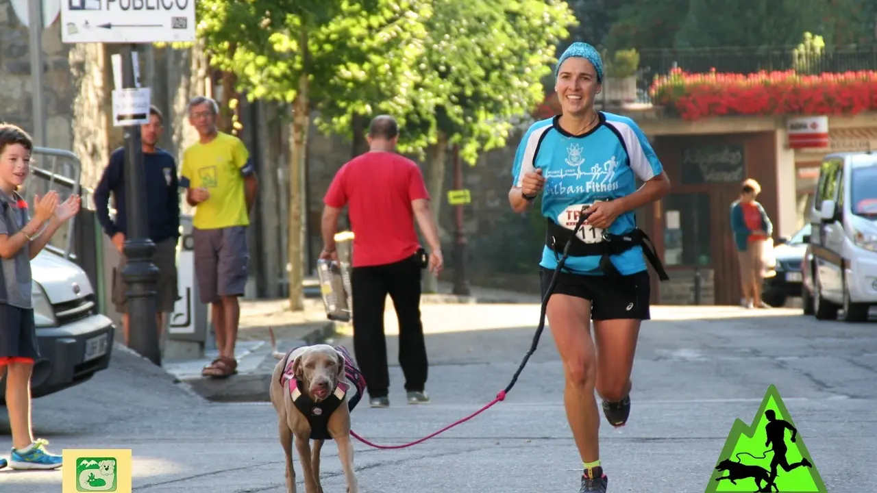 Imagen durante la prueba | Foto: Club Canicross Huesca La Parrilla