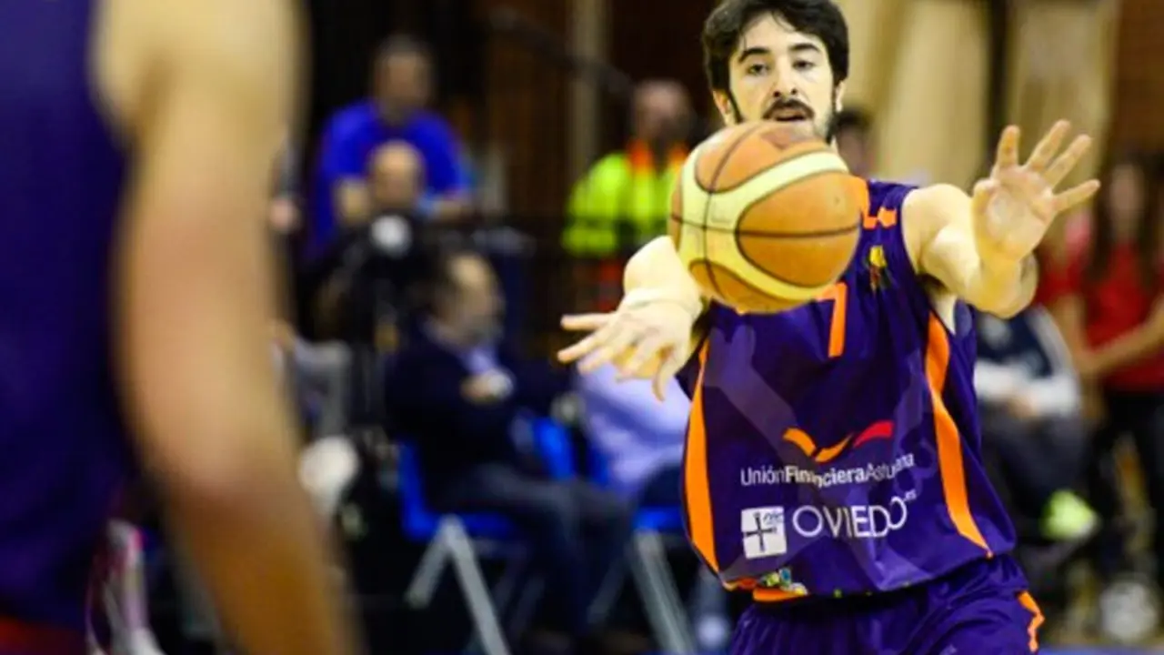 Javi Mar&iacute;n con Oviedo | Foto: www.oviedobaloncesto.com