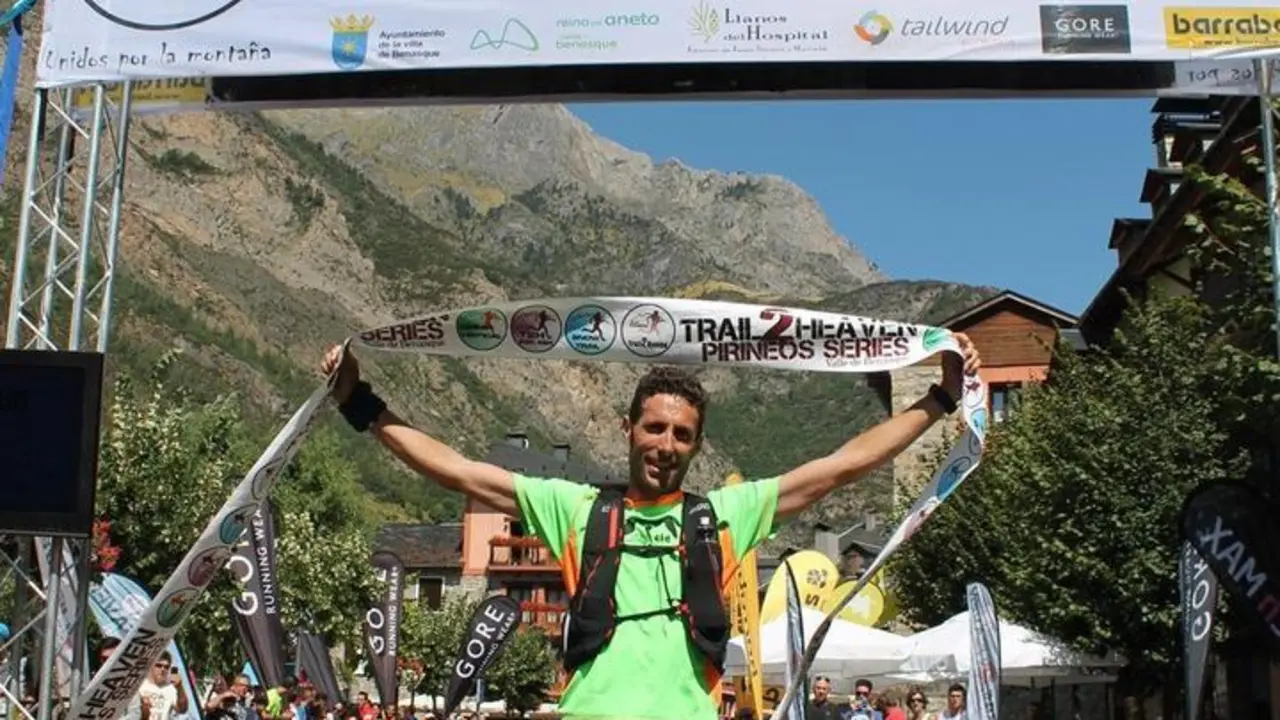Amat entra satisfecho en meta tras completar los 48 kil&oacute;metros de la carrera y establecer un nuevo r&eacute;cord. Foto: Media&Comunicaci&oacute;n