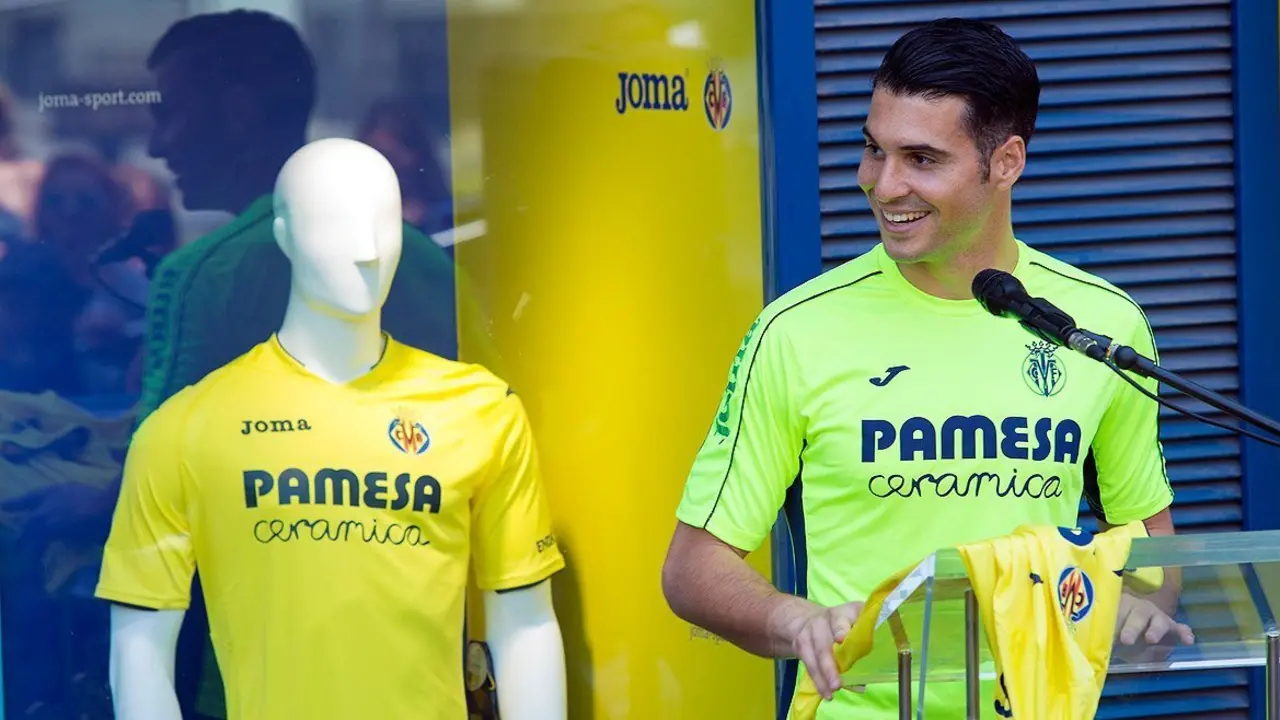 Andr&eacute;s Fern&aacute;ndez defiende esta temporada la porter&iacute;a del Villarreal | Foto: fcportonosjornais.blogspot.com
