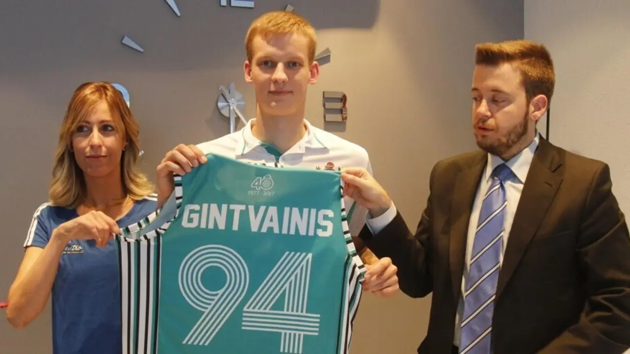 Gintvainis en su presentaci&oacute;n | Foto: Magia Huesca