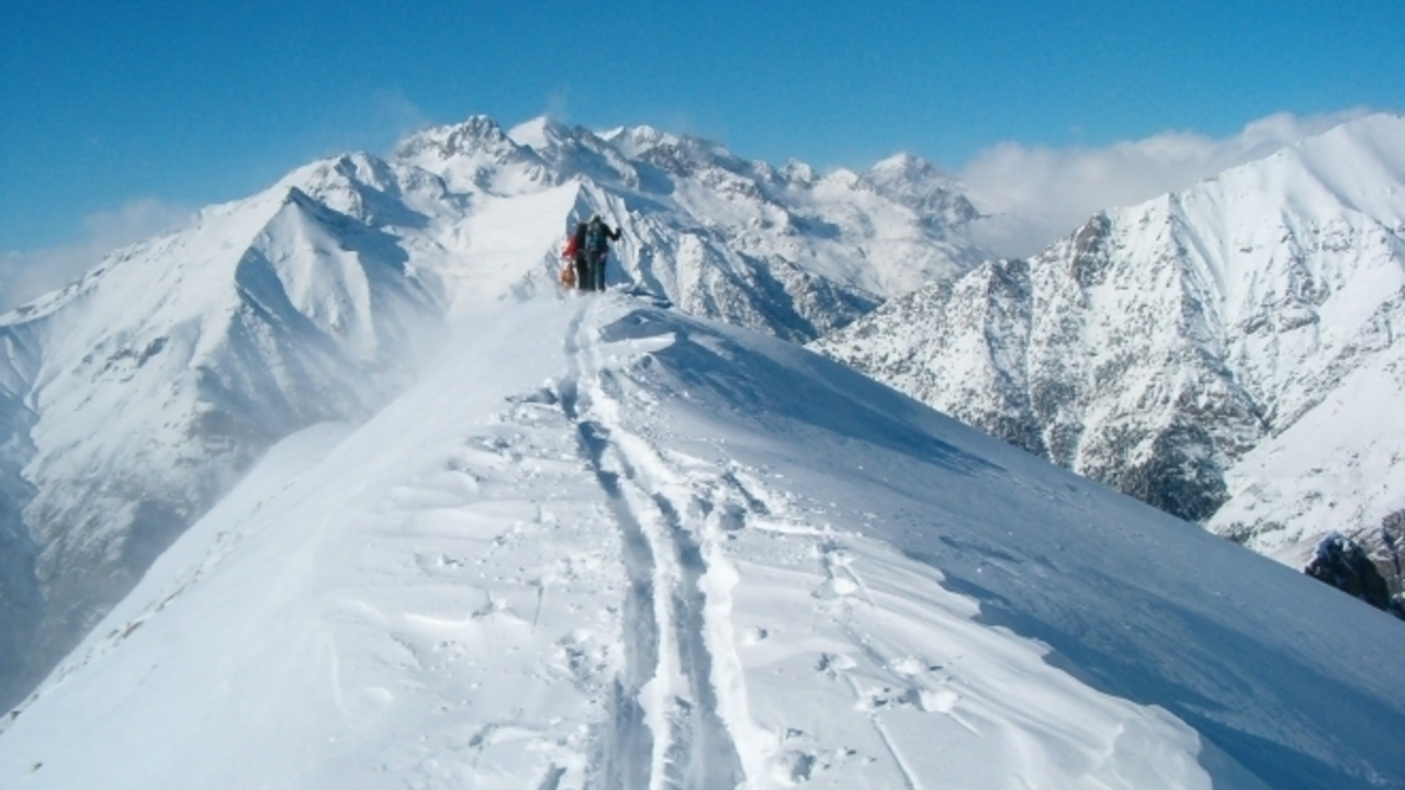 Esquiadores del GTEMA durante una actividad cerca de Panticosa | Foto: carreraspormontana.com