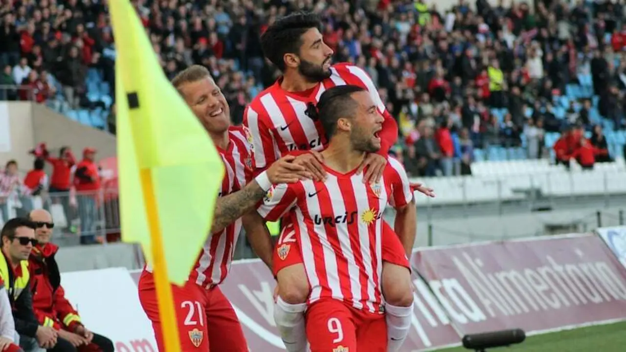 Celebraci&oacute;n de un gol del Almer&iacute;a | Foto: JLMatar&iacute;n