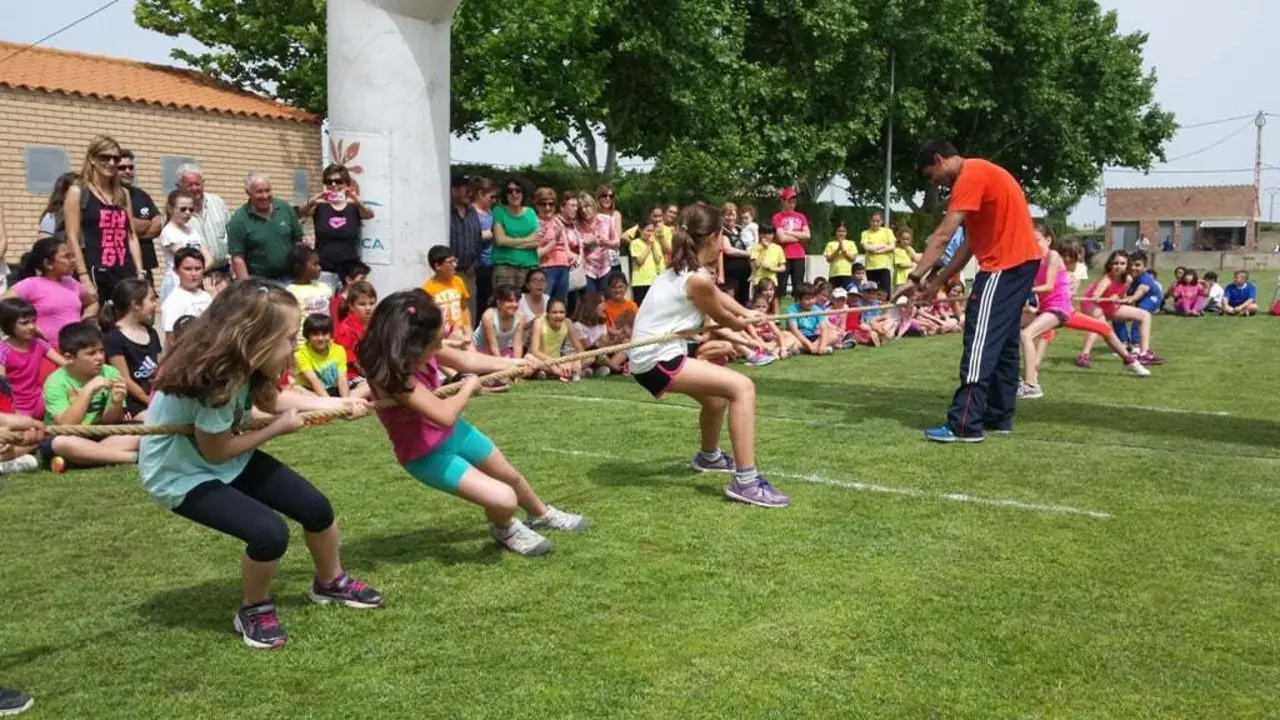 Los escolares en plenos juegos | Foto: Comarca Bajo/Baix Cinca