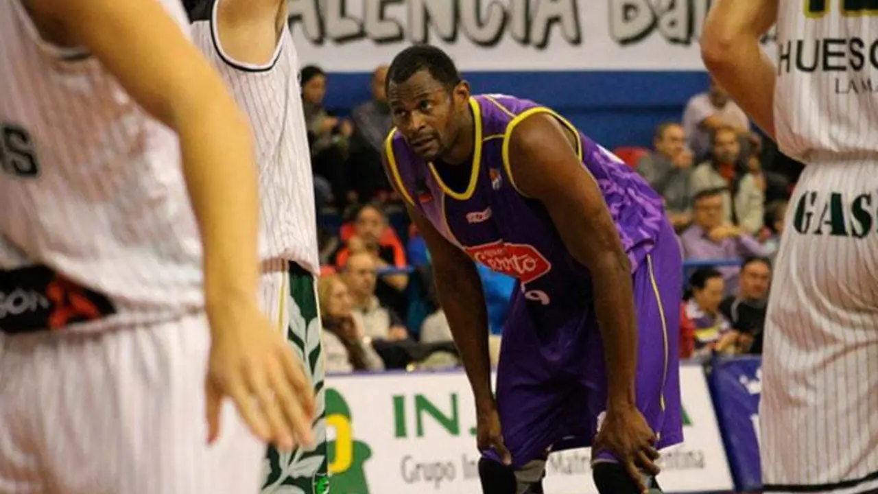 Lamont Barnes durante el partido de la temporada pasada en Palencia | Foto: R.Moro / Palenciabasket.com