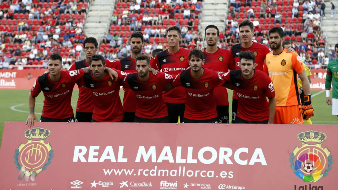 XI titular del Mallorca en el &uacute;ltimo partido en su estadio frente al UCAM Murcia | Foto: LFP