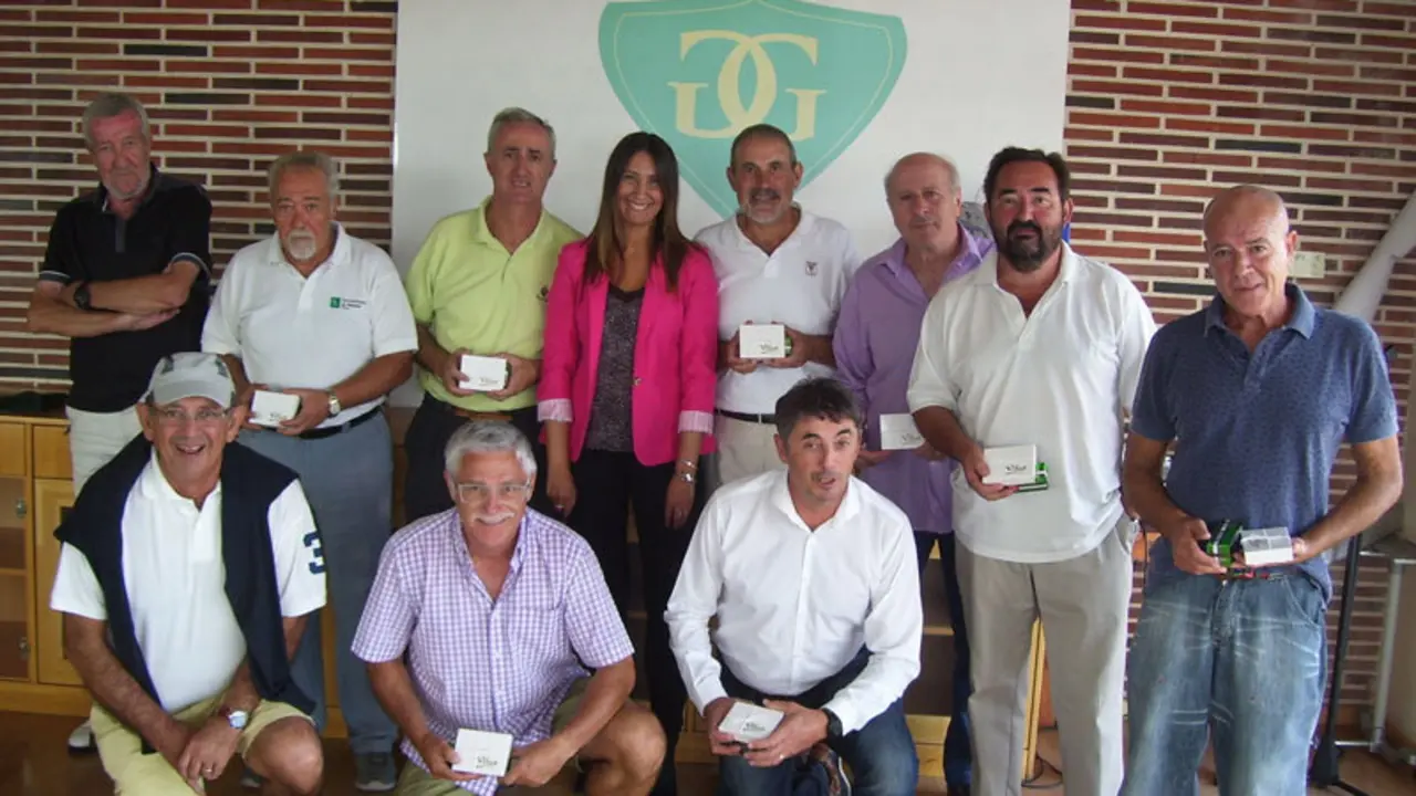 Imagen de archivo de los premios de un torneo en Golf Guara. | Foto: Golf Guara