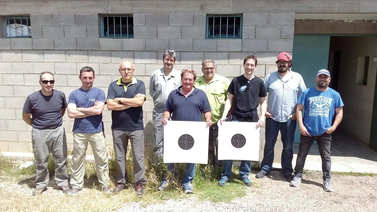 Foto de familia de los participantes en el campeonato social.