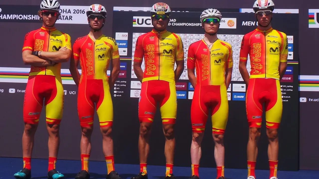 Espa&ntilde;a sub 23 en Doha 2016 con Jaime Castrillo a la derecha | Foto: RFEC