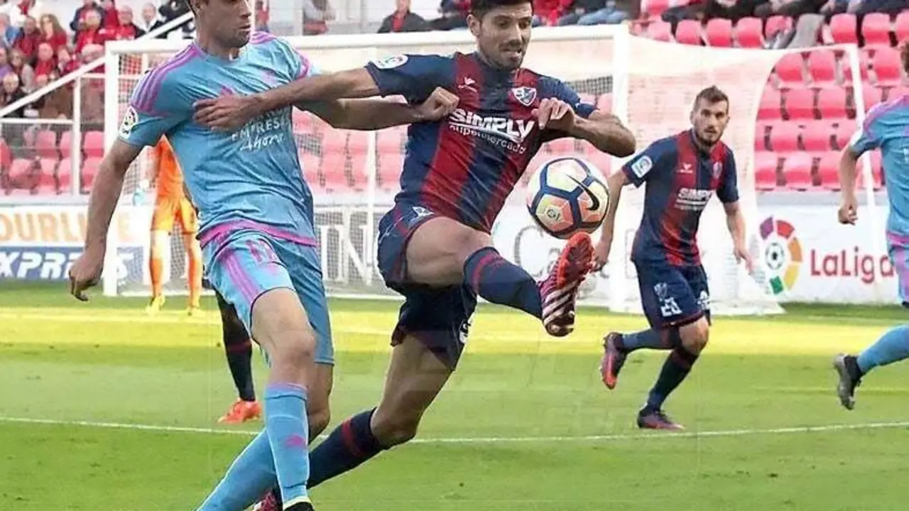 Imagen durante el partido entre Huesca y Mirand&eacute;s | Foto: sporthuesca.com