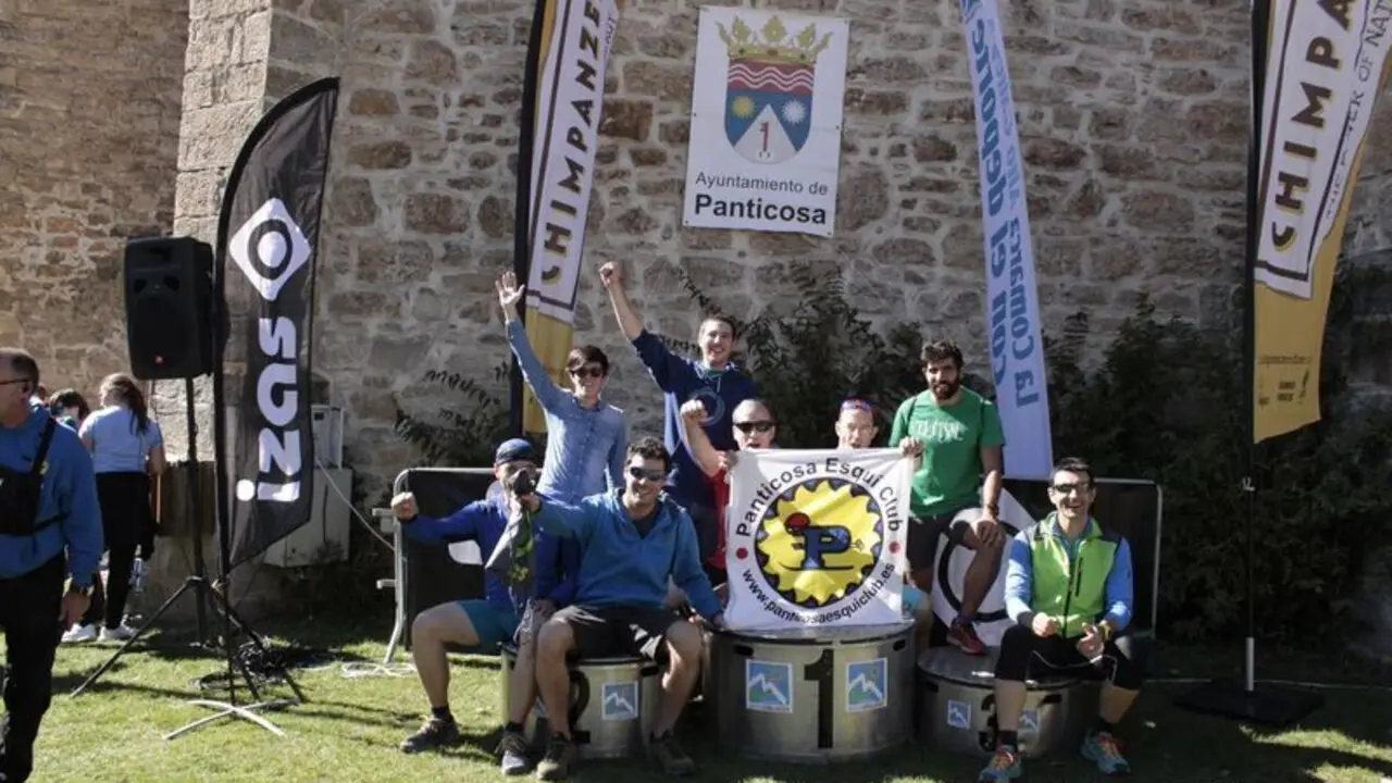 Corredores del Panticosa Esqu&iacute; Club, felices tras la prueba. Foto: CXM Panticosa