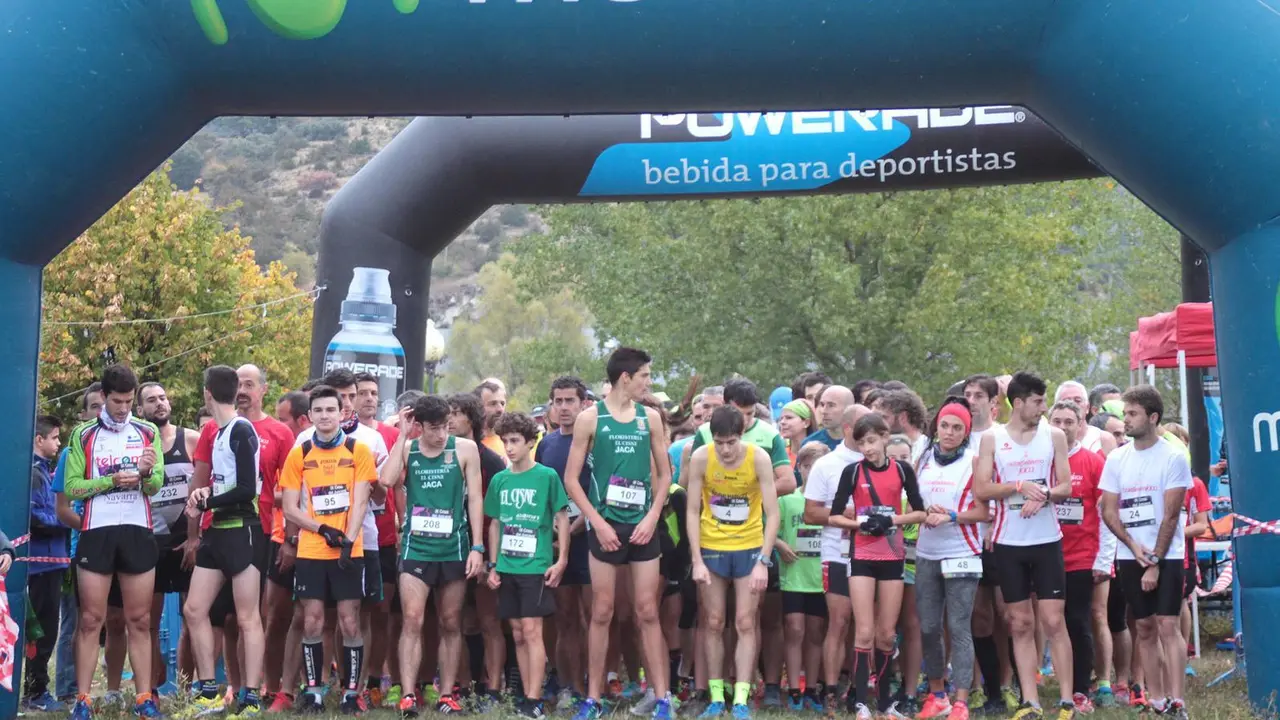 Salida de la carrera del cross del Juncaral. Foto: Villan&uacute;a