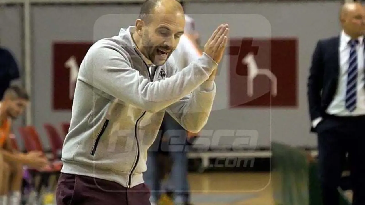 Sergio Jim&eacute;nez durante el partido contra el Araberri. Foto: sporthuesca.com