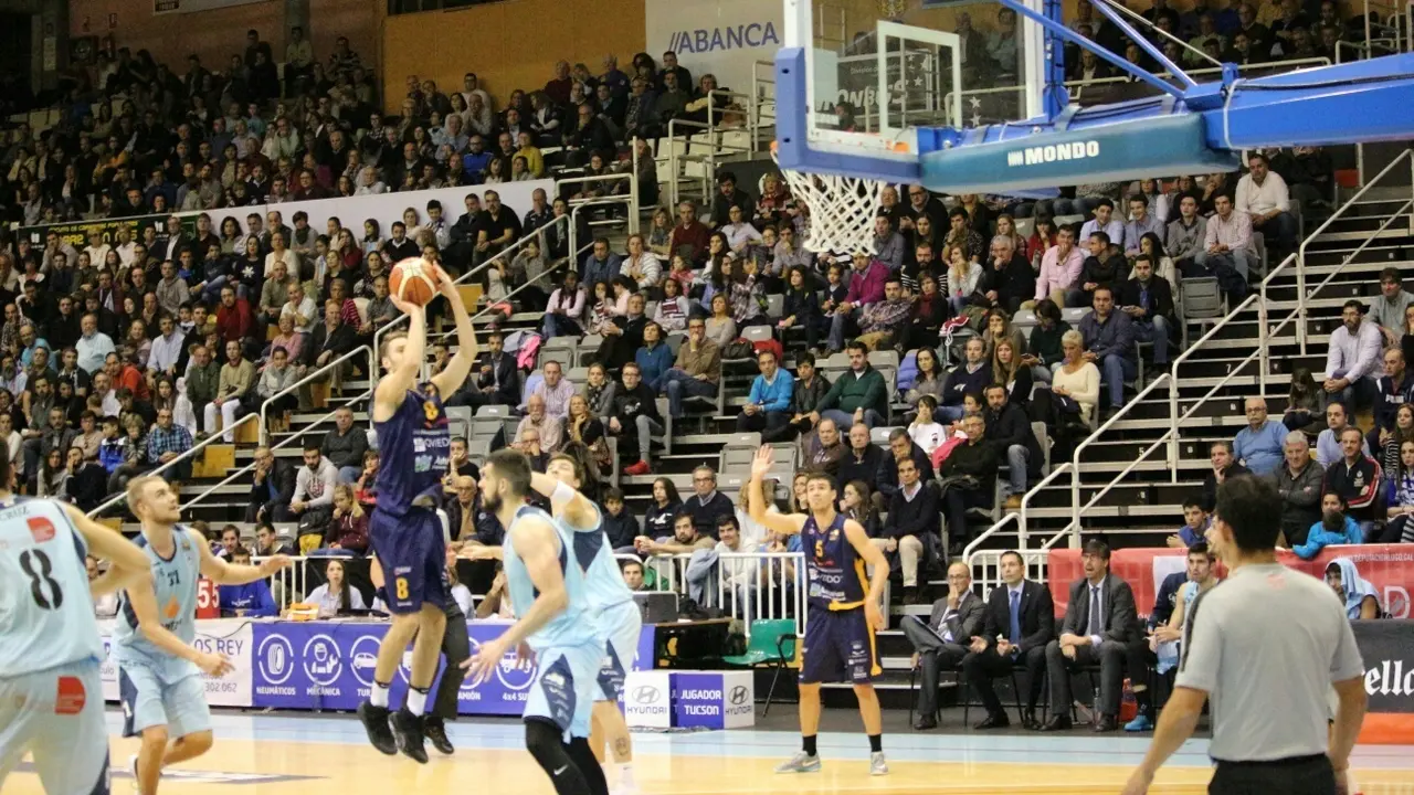 Breog&aacute;n venci&oacute; a Oviedo | Foto: oviedobaloncesto.com