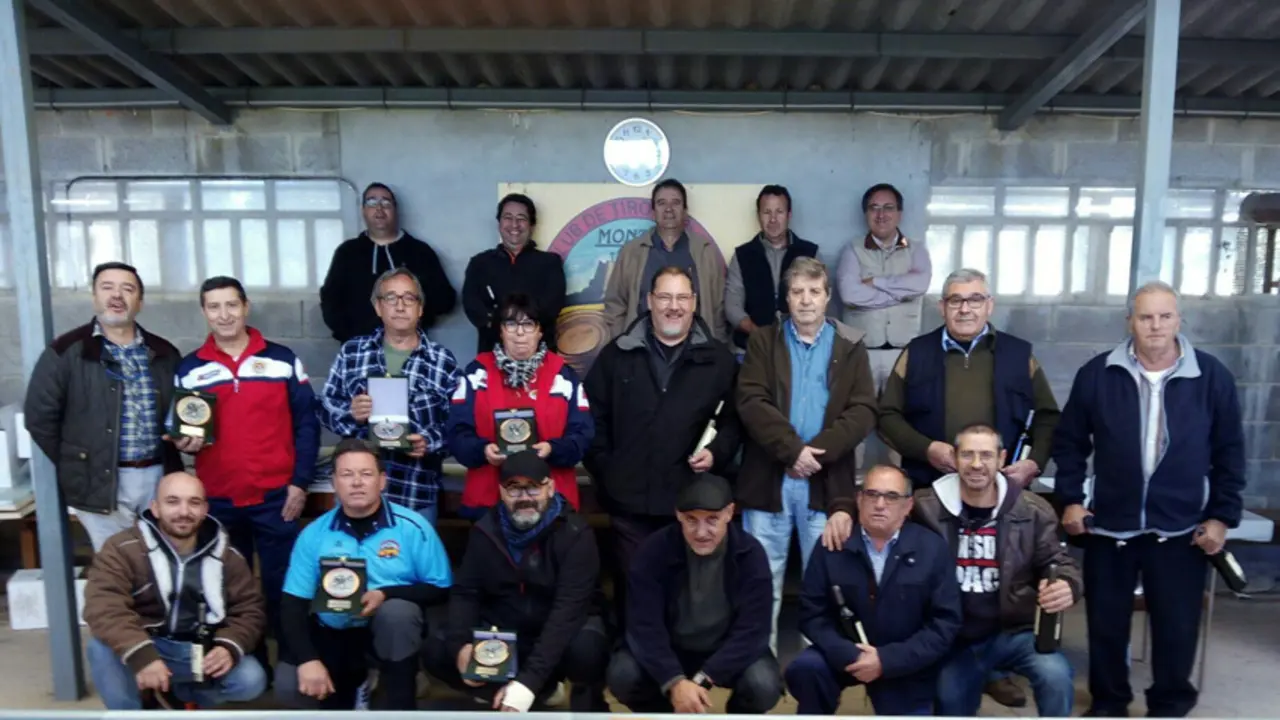 Imagen de los participantes | Foto: clubtiromonzon.es