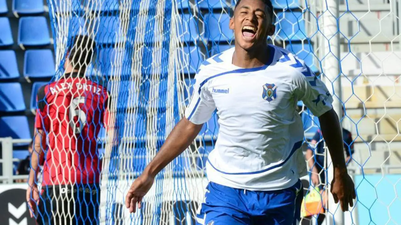 Choco Lozano, la gran arma ofensiva del Tenerife que seguramente no est&eacute; ante el Huesca por lesi&oacute;n | Foto: www.diariodeavisos.elespanol.com