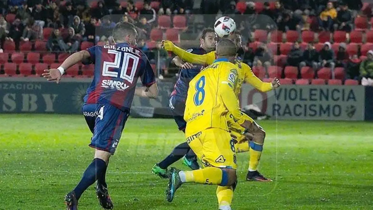 Brezancic en El Alcoraz ante Las Palmas | Foto: C.Pascual