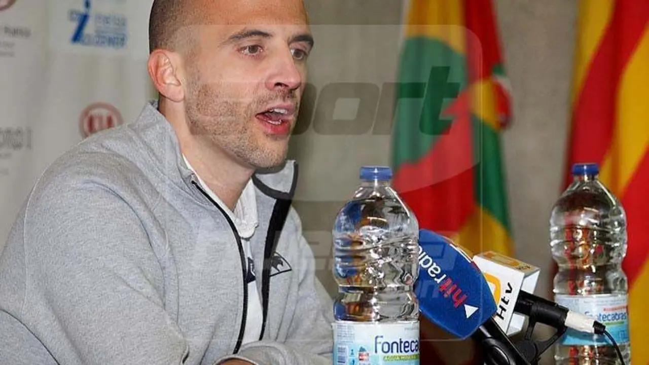 Sergio Jim&eacute;nez en rueda de prensa tras el partido | Foto: C.Pascual