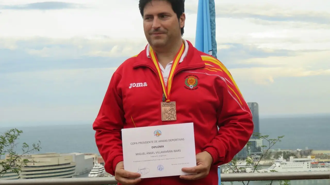 Miguel &Aacute;ngel Villama&ntilde;an, premiado