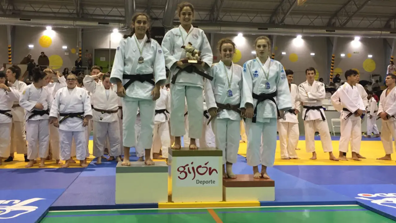 Bel&eacute;n en el podium | Foto: Iv&aacute;n Pardo