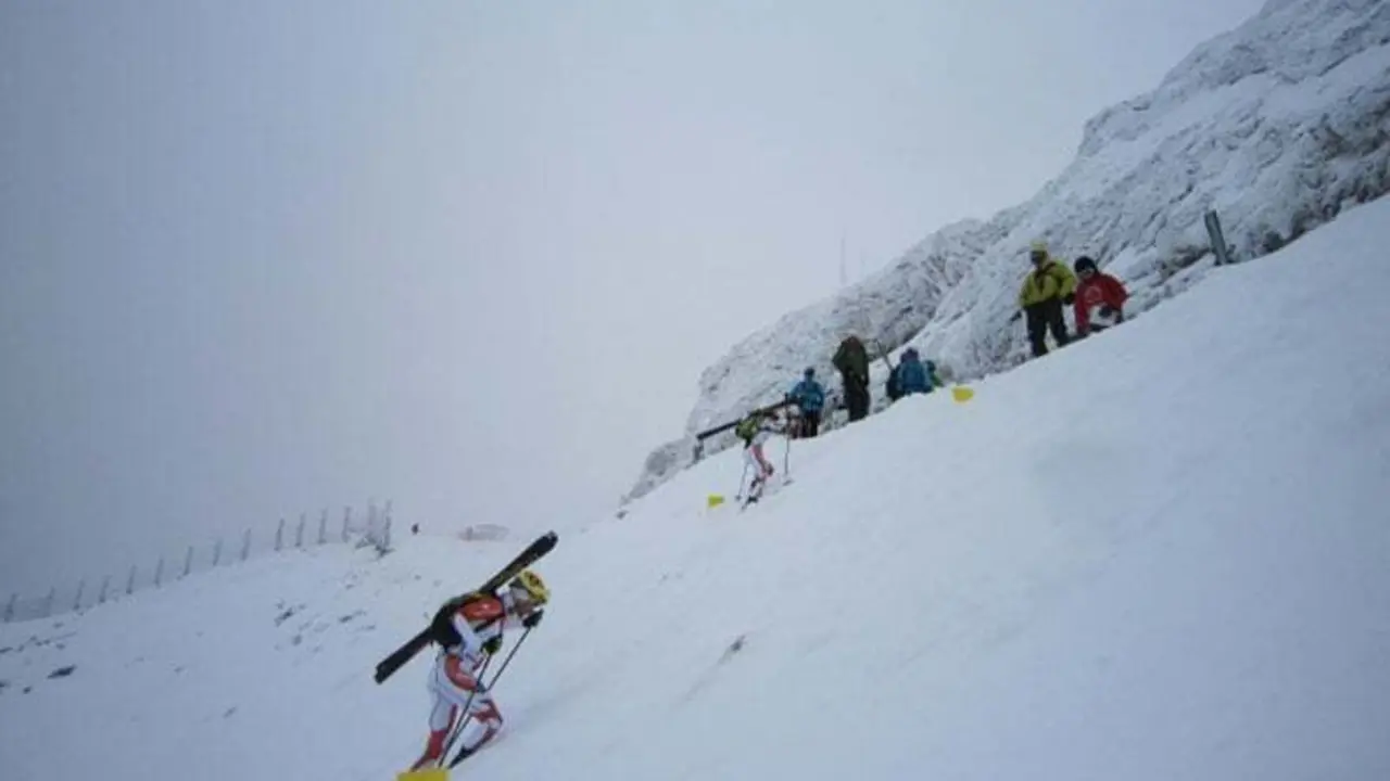 Dos de los esquiadores de la Causiat Extreme, en pleno esfuerzo. Foto: Causiat Extreme