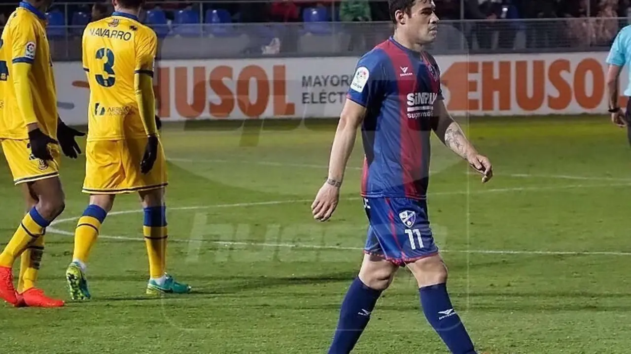 A Vin&iacute;cius Araujo le est&aacute; costando entrar en el equipo | Foto: C.Pascual