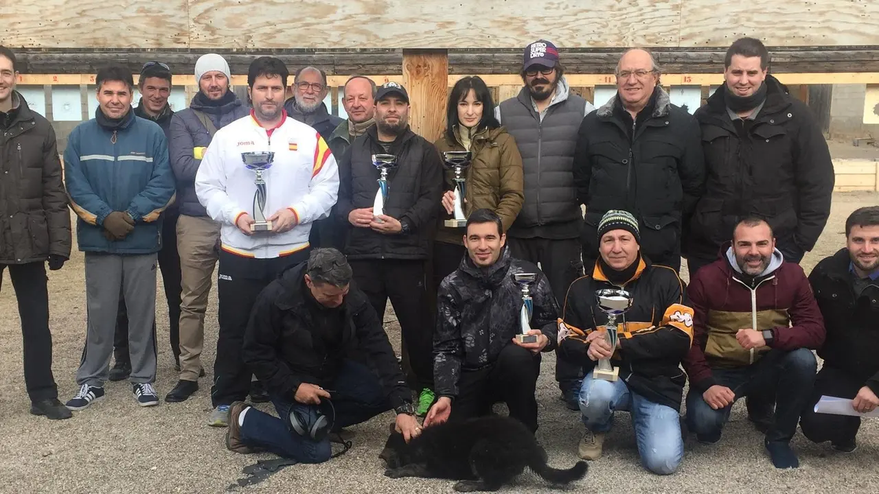 Foto familia de los premiados al finalizar la competici&oacute;n | Foto: CT Loreto