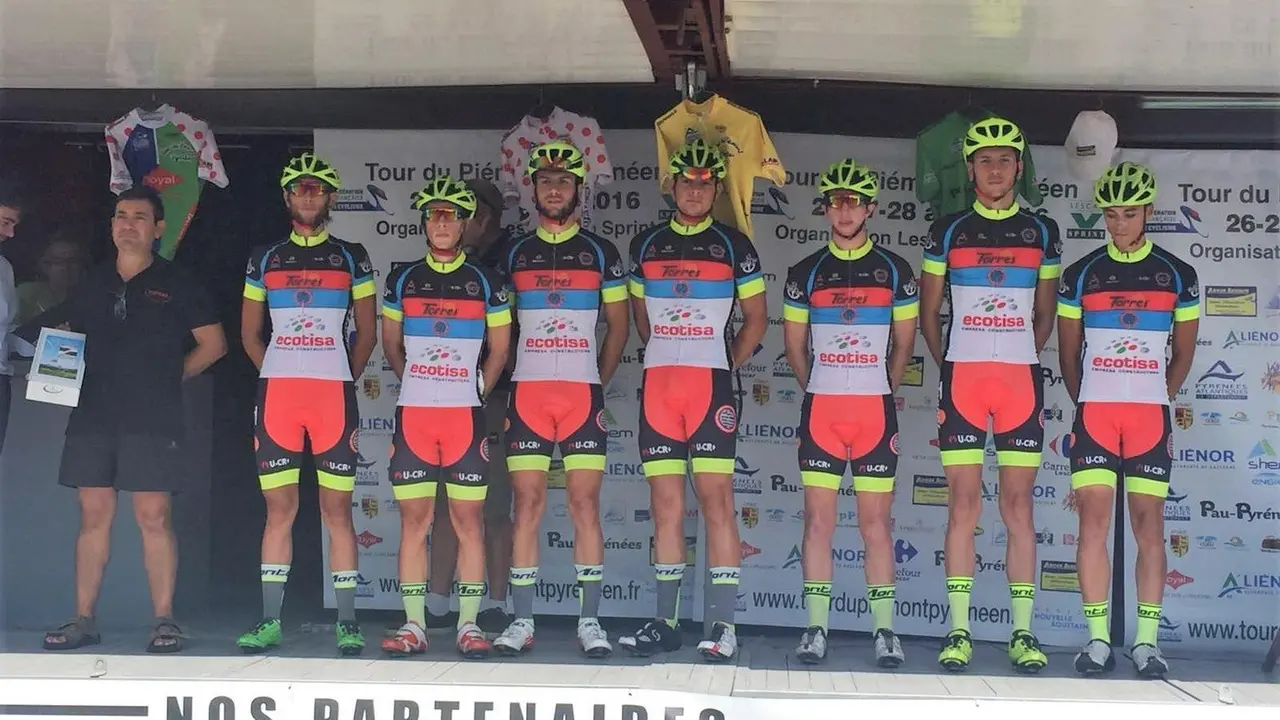 Integrantes del equipo en la pasada campa&ntilde;a en el Tour del Piamon, Francia. 
