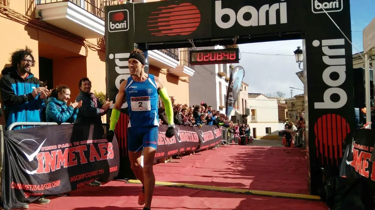 Resano entra ganador en La Almolda y se hace con la primera edici&oacute;n del Monegrostrail. Foto: Javier Solanas