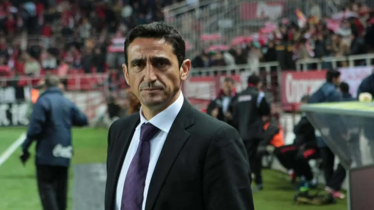 Manolo Jim&eacute;nez desde el banquillo fue el art&iacute;fice de aquel segundo y a&ntilde;orado ascenso | Foto: ElDesmarqueSevilla