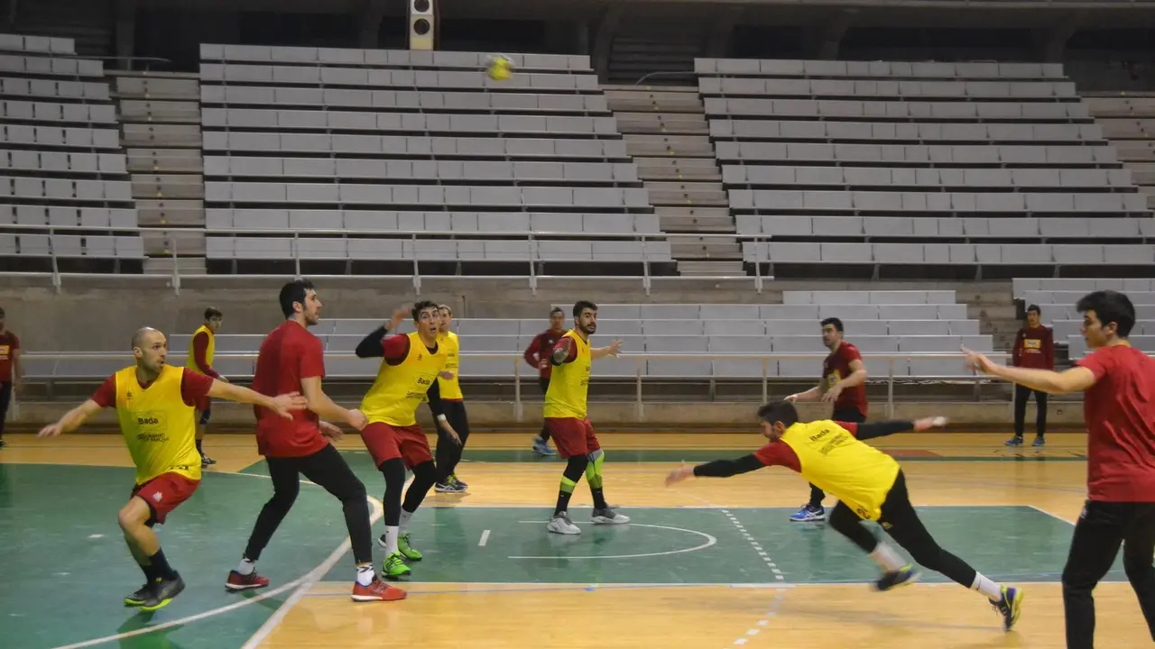 Imagen de archivo de un entrenamiento del Bada Huesca. Foto: sporthuesca.com