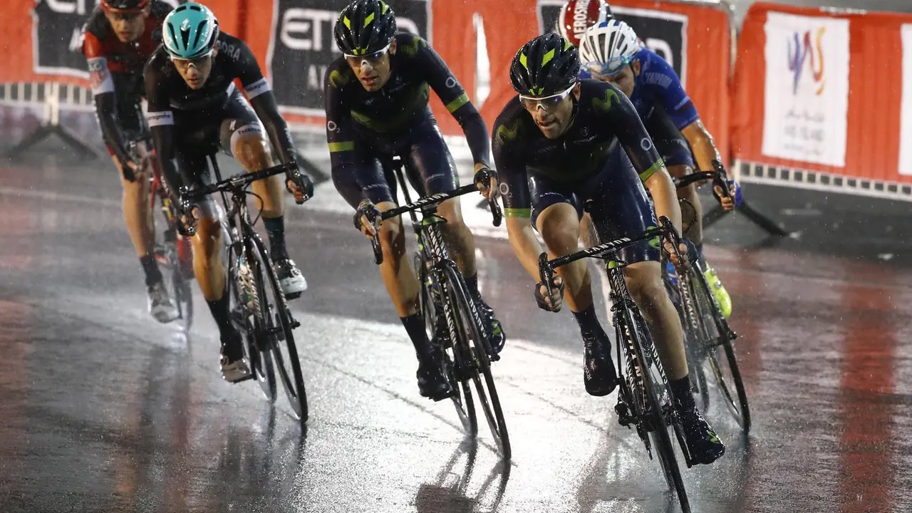 Jorge Arcas (centro) escapado en Yas Marina, Tour de Abu Dhabi | Foto: Bettini Photo
