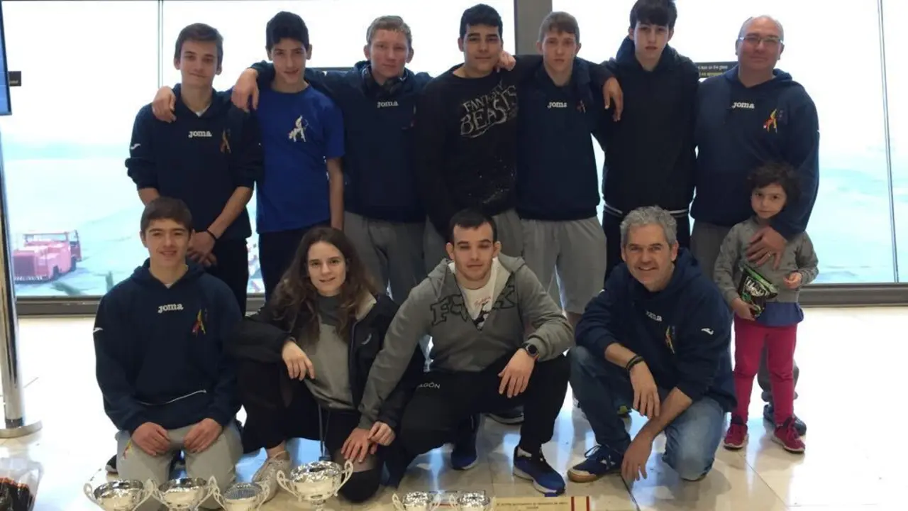Expedici&oacute;n del Club Judo Bin&eacute;far en su participaci&oacute;n en Tenerife. Foto: Club Judo Bin&eacute;far