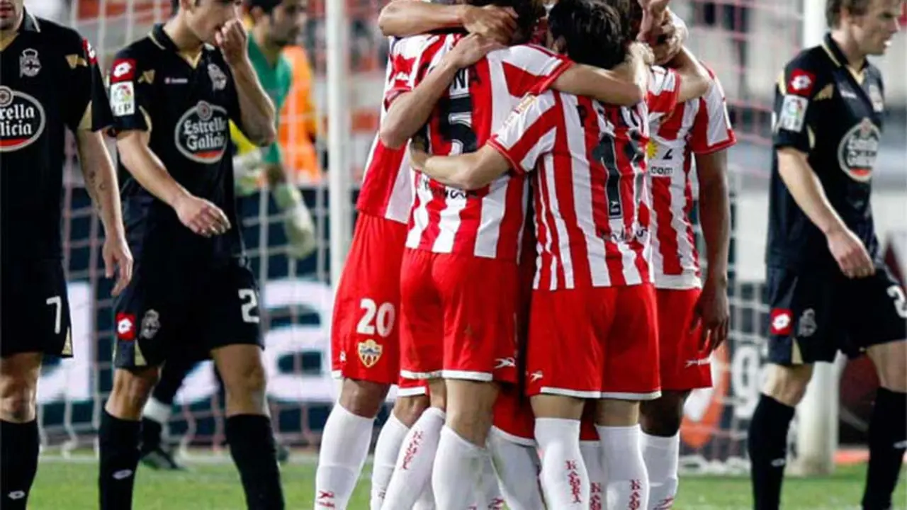 El Almer&iacute;a dej&oacute; en el camino al Deportivo para meterse en semifinales de Copa del Rey en el 2011 | Foto: As