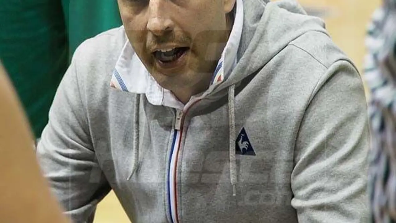 Guillermo Arenas durante un tiempo muerto en la pasada temporada | Foto: C.Pascual