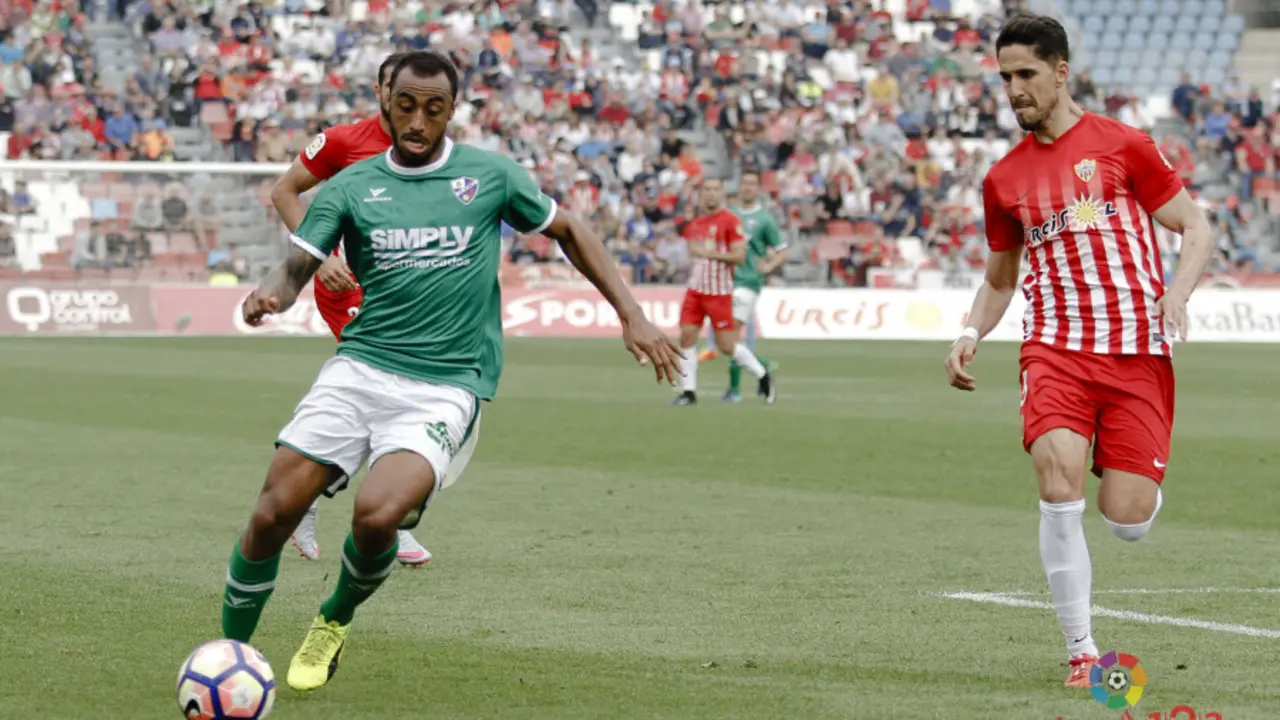 Almer&iacute;a ser&aacute; la primera parada del Huesca en una semana fren&eacute;tica | Foto: LaLiga