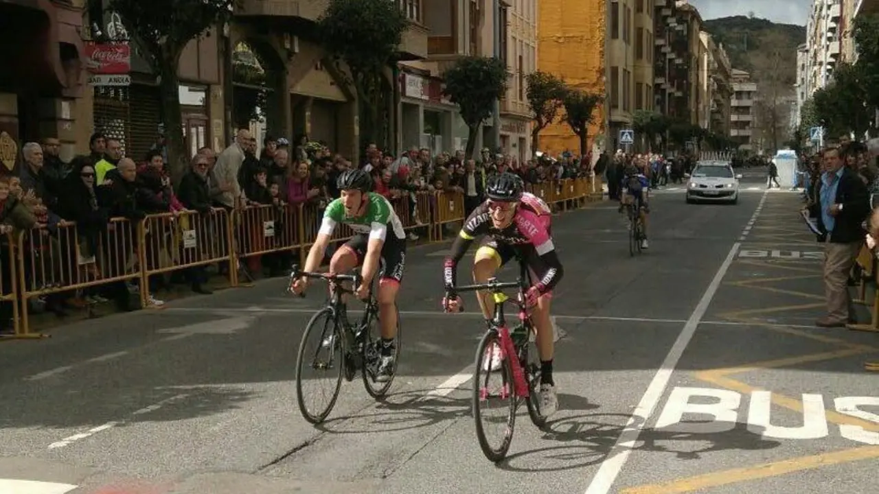Jaime Castrillo vence frente a Fernando Barcel&oacute; en Estella | Foto: Fundaci&oacute;n Euskadi