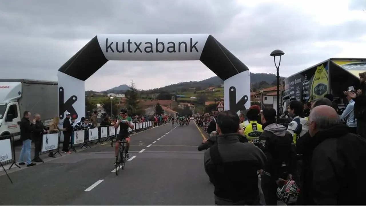 Fernando Barcel&oacute; vence en la Laukizko Saria | Foto: Adri&aacute;n Barcel&oacute;