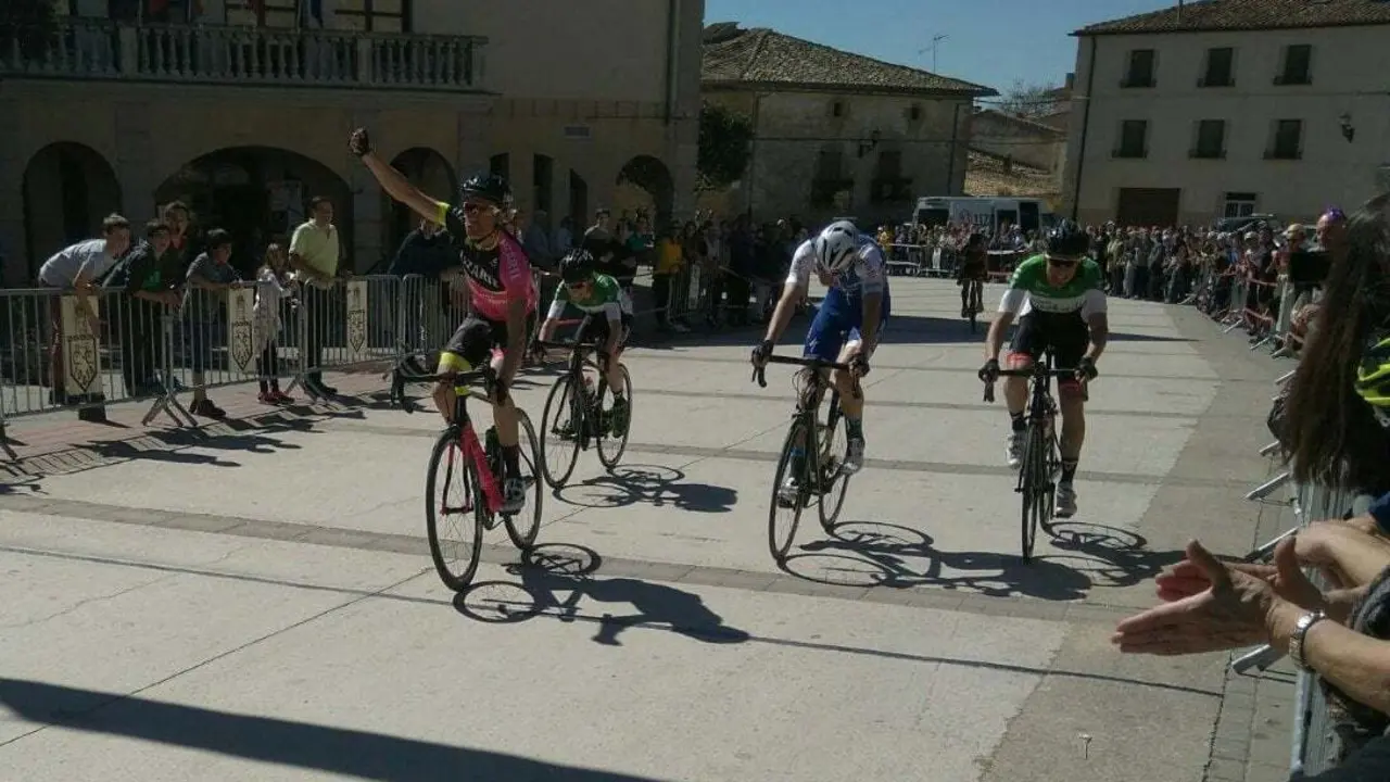 Sergio Samitier vence en el Circuito de Pascuas (Oteiza) | Foto: Lizarte