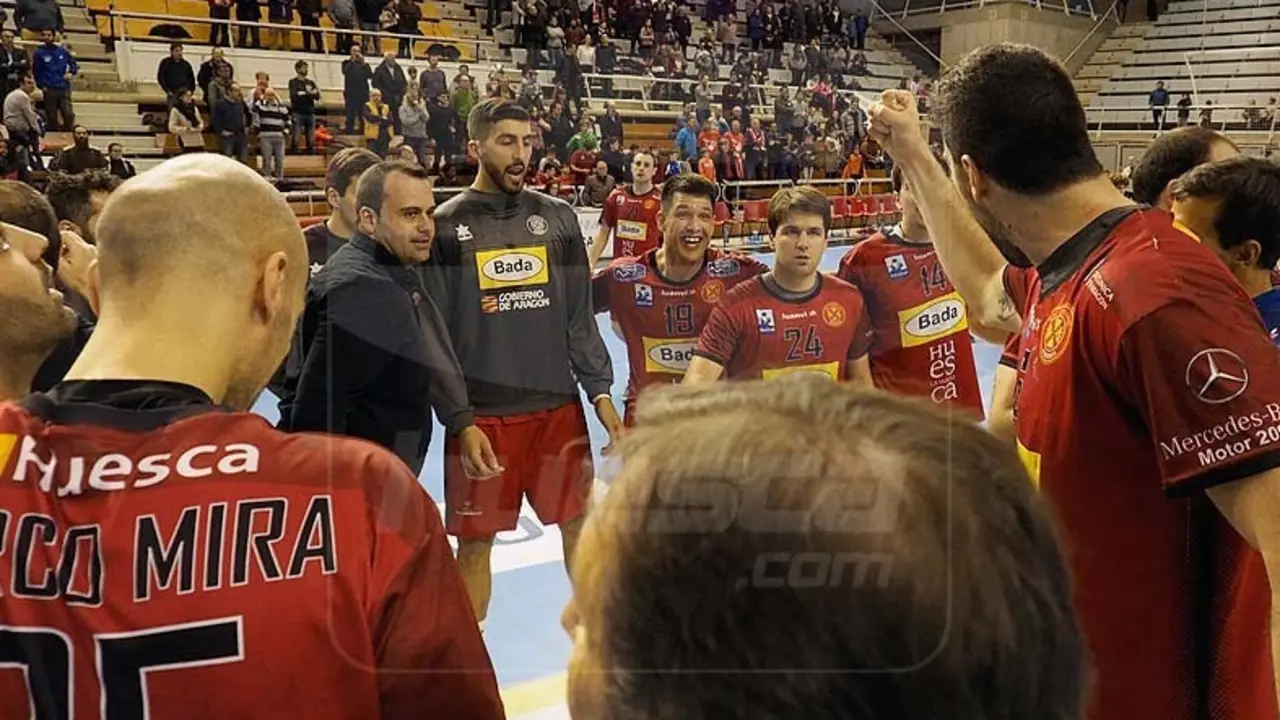 Los jugadores del Bada firmaron un gran partido contra Le&oacute;n en el Palacio en 2017 y quieren repetirlo. Foto: C. Pascual